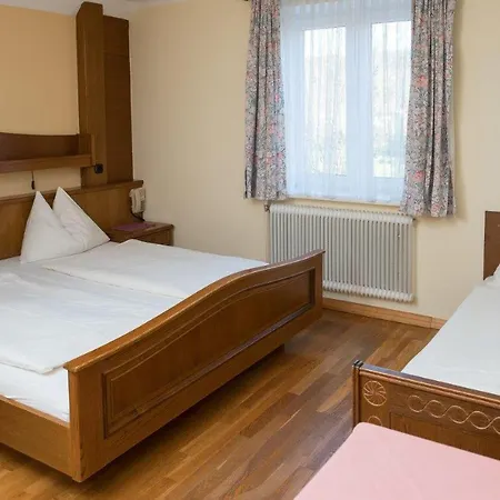 Bed & Breakfast Rosslwirt-rast 3*