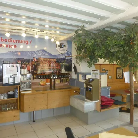 Rosslwirt-rast ベッド・アンド・ブレックファスト Strass im Attergau