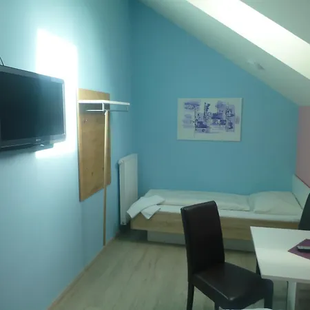 Frühstückspension Rosslwirt A1-self-check-in-motel Strass im Attergau
