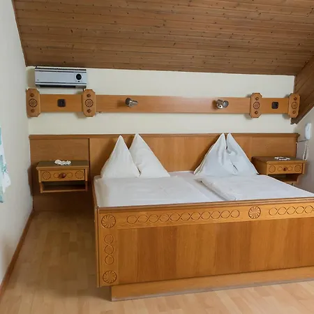 Bed & Breakfast Rosslwirt-rast