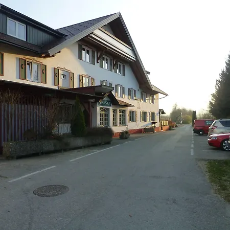 Rosslwirt-rast Strass im Attergau