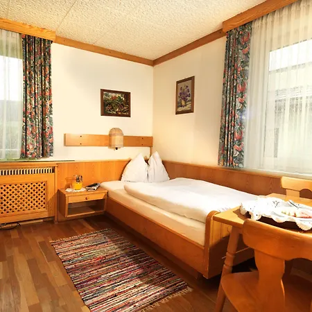 Bed & Breakfast Rosslwirt-rast 3*