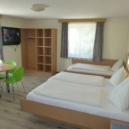 Rosslwirt-rast 3* Strass im Attergau