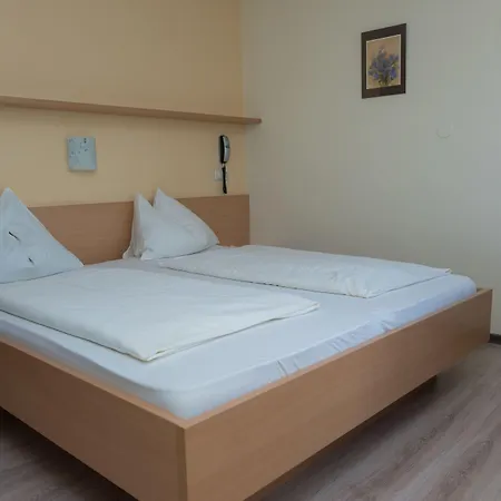 Bed & Breakfast Rosslwirt-rast 3*