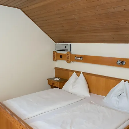 Bed & Breakfast Rosslwirt-rast 3*