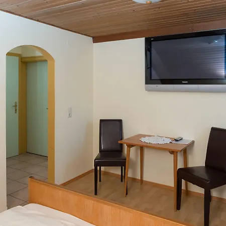 Rosslwirt-rast 3* Strass im Attergau