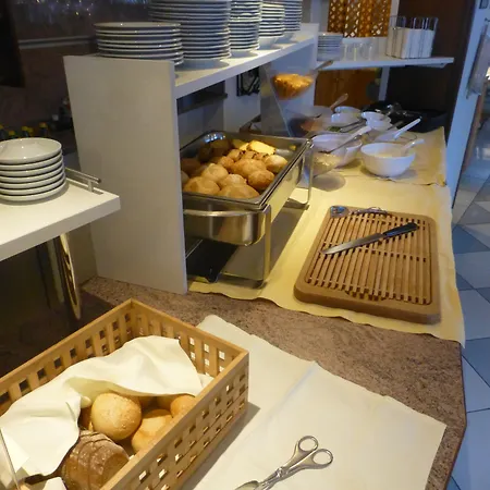 Rosslwirt-rast Strass im Attergau