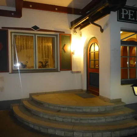 Rosslwirt-rast 3* Strass im Attergau