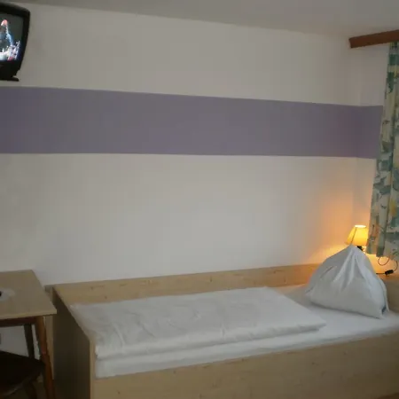 Bed & Breakfast Rosslwirt-rast 3*