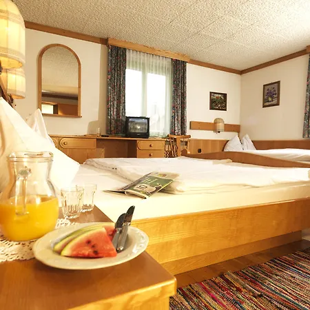 Frühstückspension Rosslwirt A1-self-check-in-motel Strass im Attergau