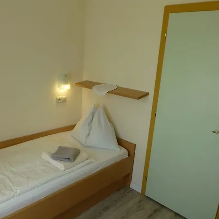 Rosslwirt A1-self-check-in-motel Strass im Attergau