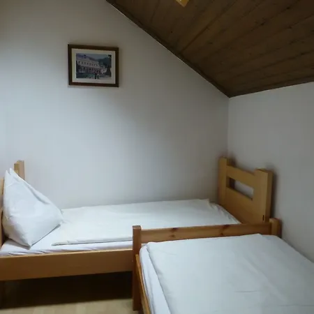 Frühstückspension Rosslwirt A1-self-check-in-motel Strass im Attergau