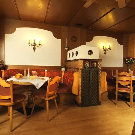 Alojamento de Acomodação e Pequeno-almoço Smartmotel Strass im Attergau